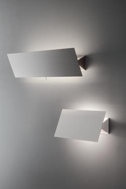 Adjustable wall lamp with white metal shutter Shadow 33cm. Karboxx. 