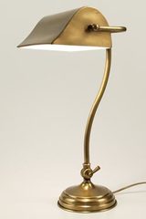 CM30 lampe de table laiton vieilli naturel. Latoaria. CM30 lampe de table laiton vieilli naturel. Latoaria.