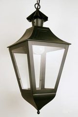 Carrapeta LE36 N°2 black-lacquered brass lantern. Latoaria. Carrapeta LE36 N°2 black-lacquered brass lantern. Latoaria.