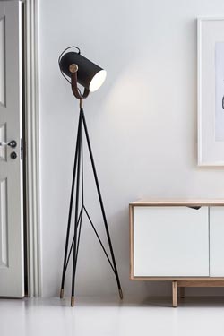 Carronade floor lamp tripod 170cm Nordic design. Le Klint. 