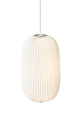 Lamella long pendant in folded paper. Le Klint. Lamella long pendant in folded paper. Le Klint.