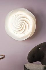 Swirl plafonnier spirale blanche 37cm. Le Klint. Swirl plafonnier spirale blanche 37cm. Le Klint.