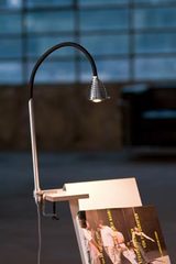 Athene Grande puissante lampe LED fixation par étrier flexible noir. Less Athene Grande puissante lampe LED fixation par étrier flexible noir. Less