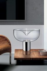 Grande lampe Aella en verre design futuriste. Leucos. Grande lampe Aella en verre design futuriste. Leucos.