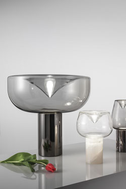 Lampe de table année 70 Aella en verre fumé grand modèle. Leucos. 