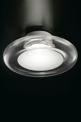 Plafonnier Keyra petit modèle en verre soufflé cristal transparent et cœur opale blanc. Leucos. Plafonnier Keyra petit modèle en verre soufflé cristal transparent et cœur opale blanc. Leucos.