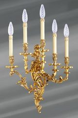 Applique Louis XV bronze vieil or cinq lumières. Lucien Gau. Applique Louis XV bronze vieil or cinq lumières. Lucien Gau.