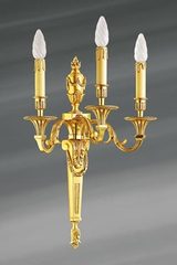 Applique Louis XVI en bronze doré, trois lumières. Lucien Gau. 