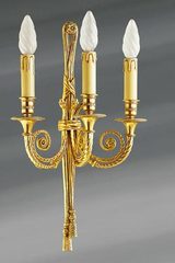 Applique Louis XVI tressée et festonnée en bronze massif, trois bougeoirs.. Lucien Gau. Applique Louis XVI tressée et festonnée en bronze massif, trois bougeoirs.. Lucien Gau.