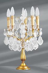 Chandelier doré cristal de bohème forme girandole 5 lumières. Lucien Gau. Chandelier doré cristal de bohème forme girandole 5 lumières. Lucien Gau.