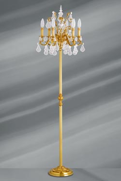 Lampadaire bronze doré et cristal de bohème Louis XV. Lucien Gau. 