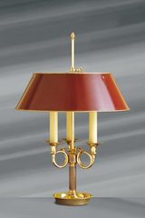 Lampe de style Directoire, en bronze massif doré, trois bougies. Lucien Gau. Lampe de style Directoire, en bronze massif doré, trois bougies. Lucien Gau.