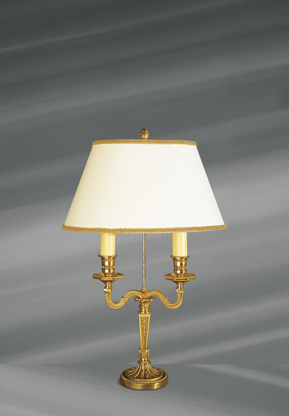 Lampe de chevet originale laiton doré abat-jour ovale