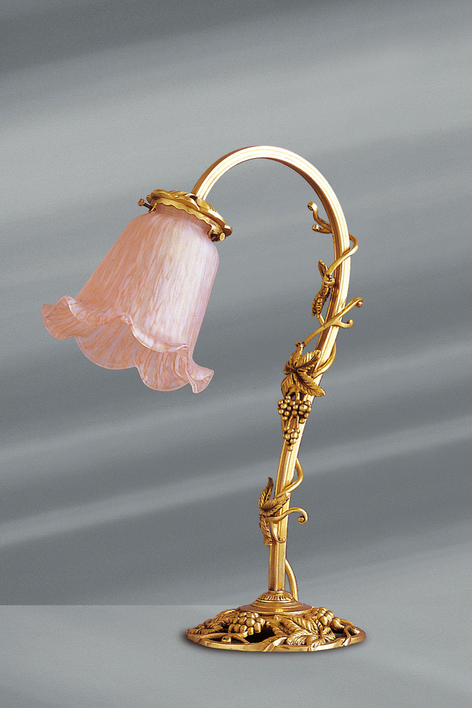 Lampe de table Art Nouveau dorée. Lucien Gau. 