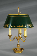 Lampe en bronze massif de style Louis XVI, trois lumières, avec abat-jour en bronze peint vert et doré. Lucien Gau. Lampe en bronze massif de style Louis XVI, trois lumières, avec abat-jour en bronze peint vert et doré. Lucien Gau.