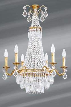 Lustre en cristal de bohème vieil or Louis XVI neuf lumières . Lucien Gau. 