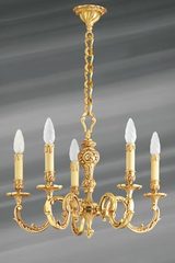 Lustre Louis XV bronze vieil or feuilles et perles cinq lumières . Lucien Gau. 