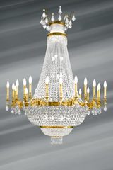 Lustre montgolfière Louis XVI cristal de bohème et bronze doré quarante lumières. Lucien Gau. 