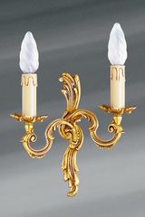 Petite applique en bronze Louis XV vieil or deux bougeoirs. Lucien Gau. Petite applique en bronze Louis XV vieil or deux bougeoirs. Lucien Gau.