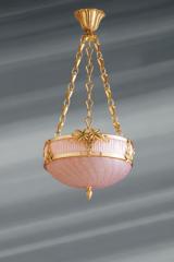 Suspension rose style romantique décor végétal. Lucien Gau. Suspension rose style romantique décor végétal. Lucien Gau.