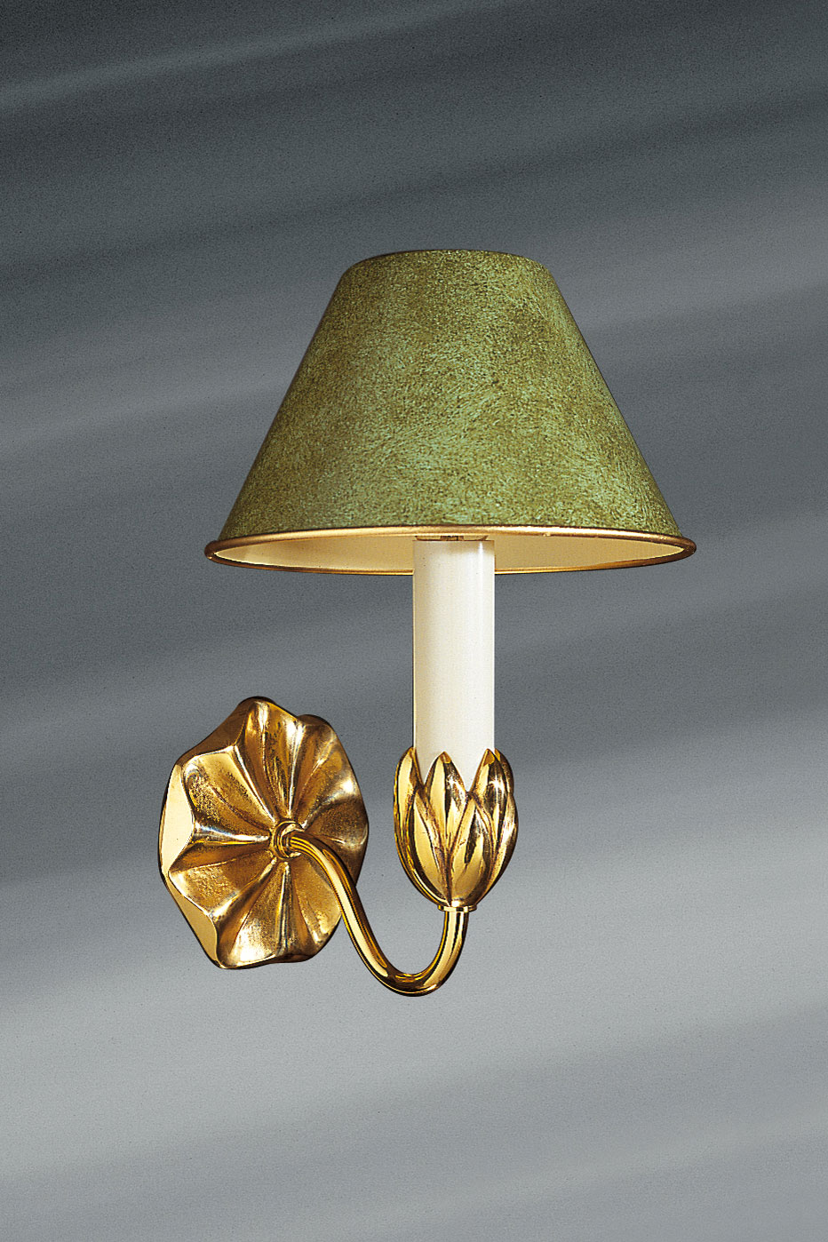 Nymphéa wall light in gold and green metal. Lucien Gau. 