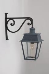 Classic 19th century Bordeaux wall lamp. Lum’Art. Classic 19th century Bordeaux wall lamp. Lum’Art.