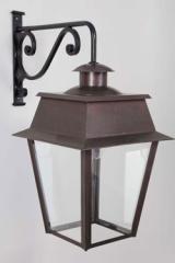 Large wall light on bracket for outdoor use in old brass Bordeaux. Lum’Art. Large wall light on bracket for outdoor use in old brass Bordeaux. Lum’Art.