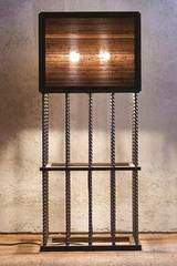Lampadaire cube en bronze, soie indienne et ébène de Macassar Pasha - Marron foncé grand modèle. Luminara. Lampadaire cube en bronze, soie indienne et ébène de Macassar Pasha - Marron foncé grand modèle. Luminara.