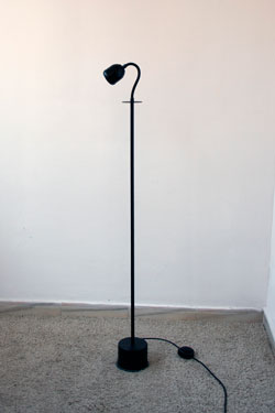 Boogie mini lampadaire noir. Luz Difusion. 