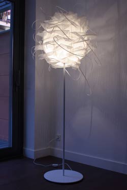 Struk F floor lamp. Luz Difusion. 