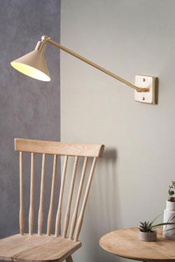 Factory industrial gold wall light. Luz Difusion. 