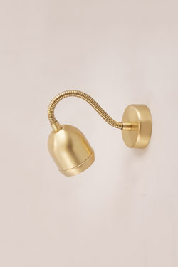 Boogie mini adjustable reading light in gold. Luz Difusion. 