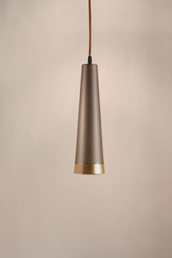 Loki conical pendant lamp in ice-brown aluminium. Luz Difusion. 