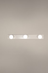 2160's 3-light wall lamp in white lacquered steel. Luz Difusion. 