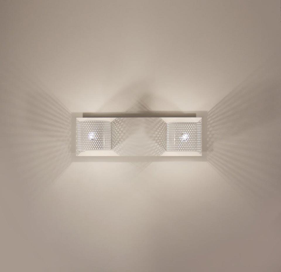 Kendo white metal design wall light 2 lights. Luz Difusion. 