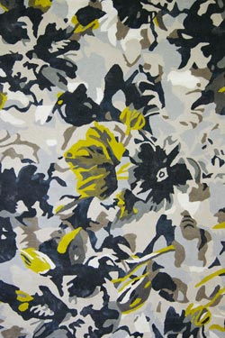 Bloom tapis aux motifs floraux à dominante grise 170X240. MA Salgueiro. 