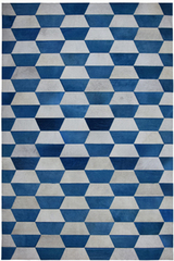 Tapis en peau à motifs géométriques bleu et blanc 140X200. MA Salgueiro. Tapis en peau à motifs géométriques bleu et blanc 140X200. MA Salgueiro.
