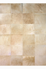 Tapis Patchwork en peau de vache blonde 140X200. MA Salgueiro. Tapis Patchwork en peau de vache blonde 140X200. MA Salgueiro.