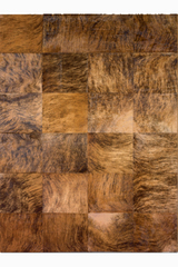Tapis Patchwork en peau de vache fauve 140X200. MA Salgueiro. Tapis Patchwork en peau de vache fauve 140X200. MA Salgueiro.