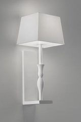Applique blanche Slim en lampe sur support en équerre. Masiero. Applique blanche Slim en lampe sur support en équerre. Masiero.