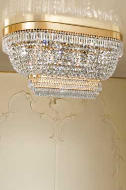 Large oval crystal ceiling light. Masiero. 