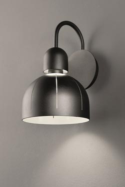Cupole applique en métal noir grainé et éclairage LED. Masiero. 