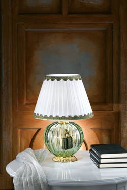 Small green Murano glass table lamp with white shade. Masiero. 