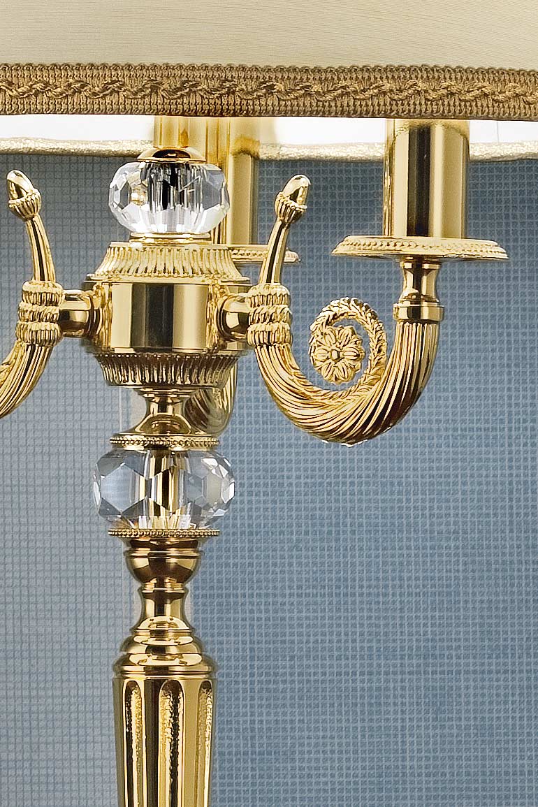 Gold-plated metal table lamp with crystal details | Masiero