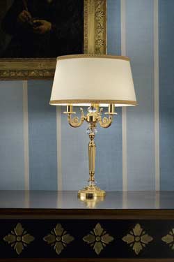 Gold-plated metal table lamp with crystal details . Masiero. 