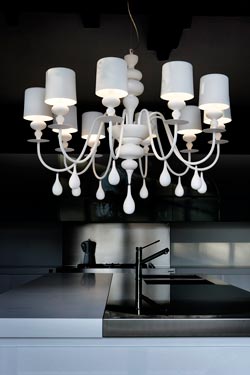 Eva ten lights chandelier in resin and matt white lacquered polyurethane. Masiero. 