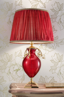 Red glass table lamp. Masiero. 