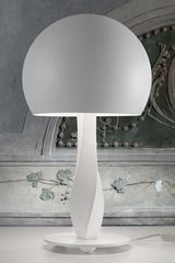 Twisted white table lamp and cupola Botero . Masiero. Twisted white table lamp and cupola Botero . Masiero.