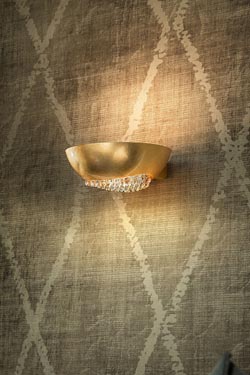 Blink wall lamp in aluminumcovered by gold leaf. Masiero. 