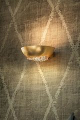 Blink wall lamp in aluminumcovered by gold leaf. Masiero. Blink wall lamp in aluminumcovered by gold leaf. Masiero.